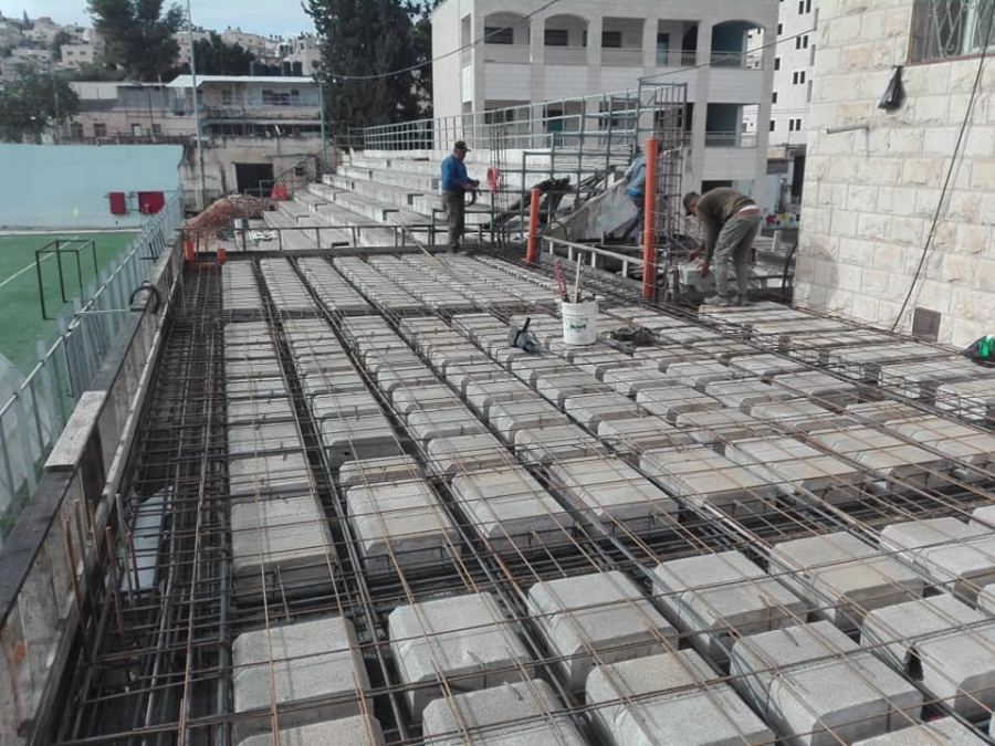  ا ستكمال التجهيزات لصب قاعدة منصة شرف لملعب الشهيد ياسرعرفات